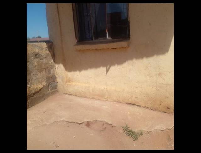 8 BEDROOM HOUSE FOR SALE IN ISITHAME